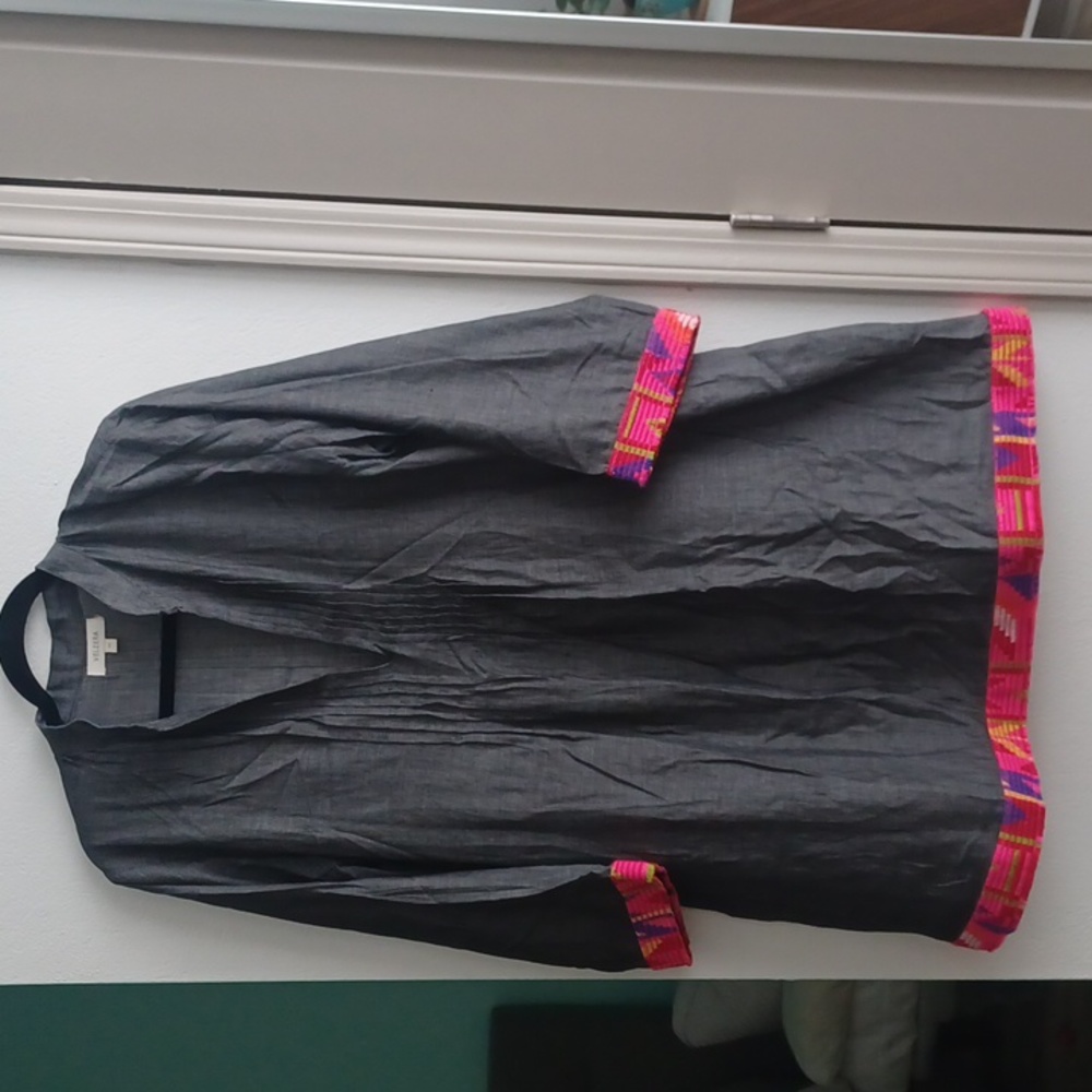 Grey tunic top w pink trim 1XL / XXL